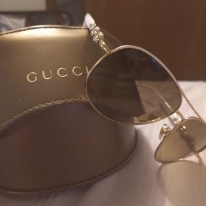 Gucci white chain glasses